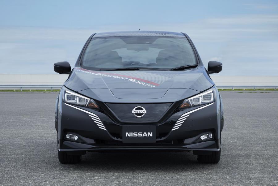  Nissan Leaf All-Wheel-Control Test Сar 2019 года  (фото 5 из 19)